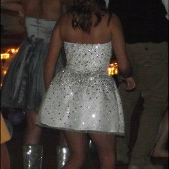 Sherri Hill White and Silver formal dress size 4 - Picture 6 of 6